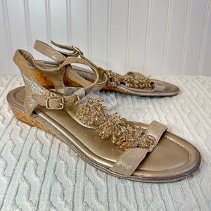Alex Marie Champagne Beaded Leather Sandals Strappy Low 😍 Gold